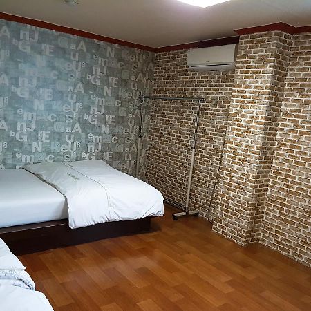 Gumi A Motel Kültér fotó